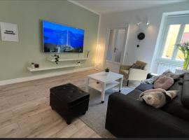 Your Porto Home Lake Mountain, plážový hotel v destinaci Porto Ceresio