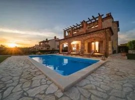 Beautiful Istrian Villa with private pool and private parking