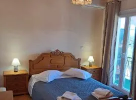 Kostas House