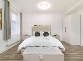 London 1 bedroom flat 5 min from station!
