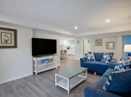 Renovated Ground Floor 3BR Residence with Pool and Spa at Margarita Mansion