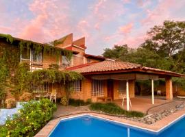 Hermosa casa familiar en Tepoztlan, alojamiento con cocina en Tepetlapa