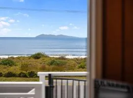Kiwi Beach Bach - Waihi Beach Holiday Home
