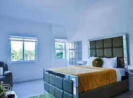 Harloes Suites - Kingston - Free Parking and Pool