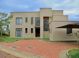Luxury Lakeside Villa Gated
