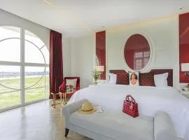 La Seine Hotel