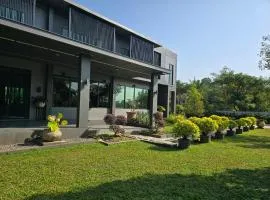 Live Specialty House