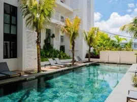 The Luxe Retreat - Chic & Comfy