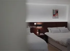 Sound Stay, 1 minute walk from Sillim Station, Netflix, 2 queen-sized beds, Hongdae 20 minutes, Remodeling