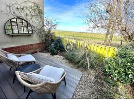 Marsh Mellow - Sleeps 8 - Stylish home，坎伯利的飯店