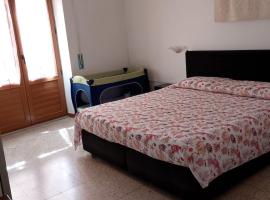 Affittacamere Casa Chiara, δωμάτιο σε οικογενειακή κατοικία σε SantʼAntìoco