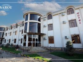 Hotel Saroy palace in Qarshi city、カルシのホテル