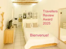 Clementine - Joli studio privé avec clim calme à 70 m du centre village de Lauris