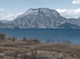 Poetlake hotel-LuguLake Lijiang