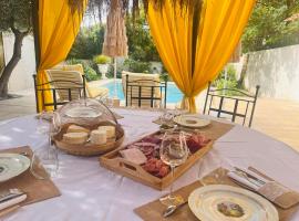 Cabane la Clef des Champs au Mas des Entrages, campsite in Salon-de-Provence