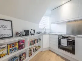 Beautiful Central Apt With Parking