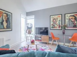 Superb Central Apt With Parking