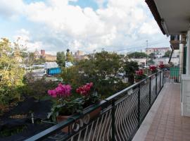 Casa Vacanze Residenziale, near the Sea, free parking, family accomodation, hotel a Nàpols
