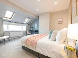 Spacious 2 Bedrooms House Near Leeds Centre, Free Parking, Ideal for Contractors & Long Stays - NordStay