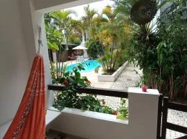 Casa 02 quartos em Condomínio