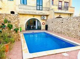 4 Bedroom Farmhouse with Private Pool in Xaghra Gozo