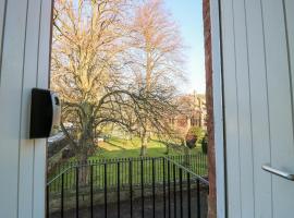 Pear Cottage - Priorwood Garden, hotelli kohteessa Melrose