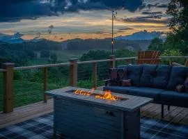 Lux Family Friendly Mountain Home