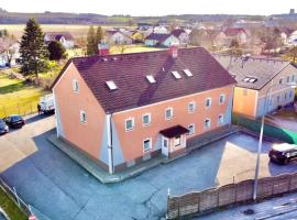 Monteurzimmer IGO, hotell i Enns