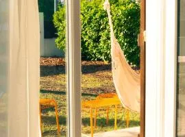 Villa au calme avec piscine, grand jardin et studio indépendant