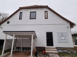 Mia Hotel、Orissaareのホテル