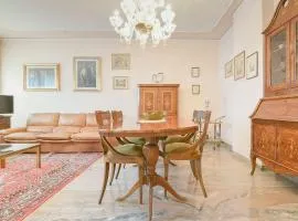 Queen Home Gabrielle