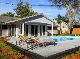 Pool and Game Room Spacious Brandon Home