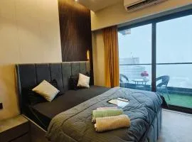 Luxurious suite with City view