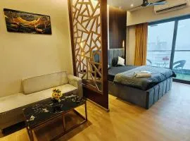 Luxurious suite with City view