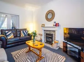 University View-Off-Street Parking-Sleeps 8-Fast WiFi