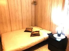 Chambre Cosy bien équipée proche RER aux Portes de Paris
