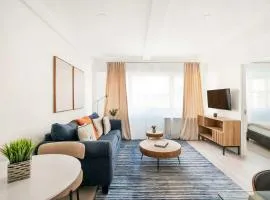 809-2A Gorgeous 1BR New W D Modern Best Location