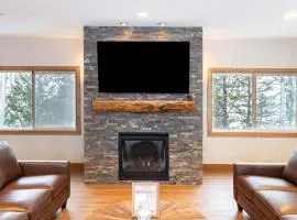 Spacious Mountain Chalet - Park City, Near 7 Ski Resorts, Game Room, 4 Balconies