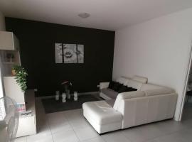 Happydays - Equipped Suite - Appartamento Intero, hotel v destinaci Randazzo