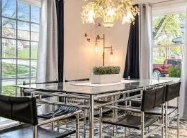 Bright & Stylish 4BR Spot - Close to Downtown Fun