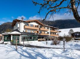Ferienwohnungen Hautz, hotel in Kirchdorf in Tirol