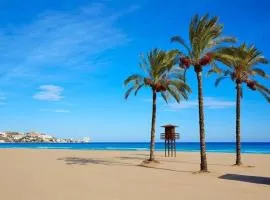 NUEVO, a 90 metros de la playa y con vistas al mar