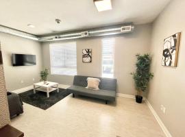 Urban Oasis Downtown Condo with Skywalk Access 2, Hotel in Des Moines