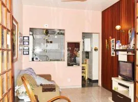 Casa com Quarto Duplo com Banheiro Privativo
