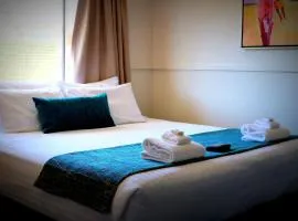The Commercial Hotel Motel