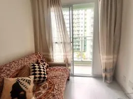 Apartamento de 2 quartos, com piscina e há 10 km de copacabana