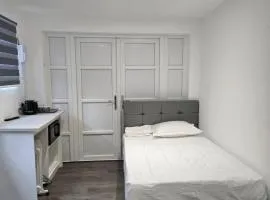Mini Studio in Greenhithe