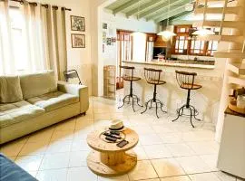 Vilamaruá Casa próximo da praia do Perequê com garagem e churrasqueira