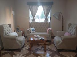 Florecita, hotel con estacionamiento en Salto