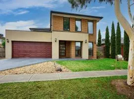 Point Cook Serenity Stay 4 Bedrooms